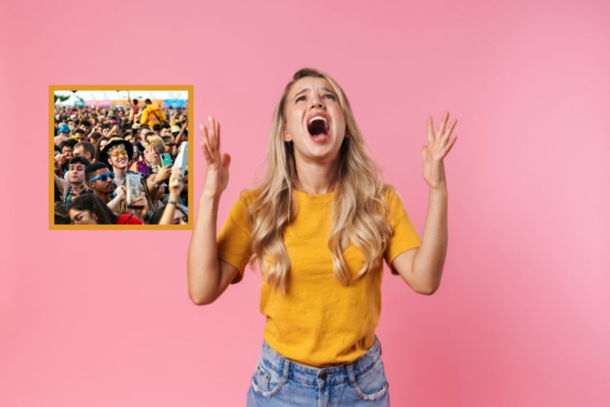 donna che urla guardando in alto e nel riquadro una pizza piena di gente 